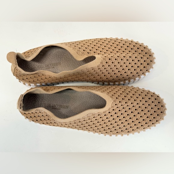 ILSE JACOBSEN Tan and White Tulip laser cut slip on sneakers size 39/8.5-9US - Picture 3 of 8